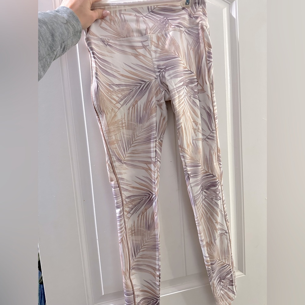 Forever 21 palm print leggings 
Size S
